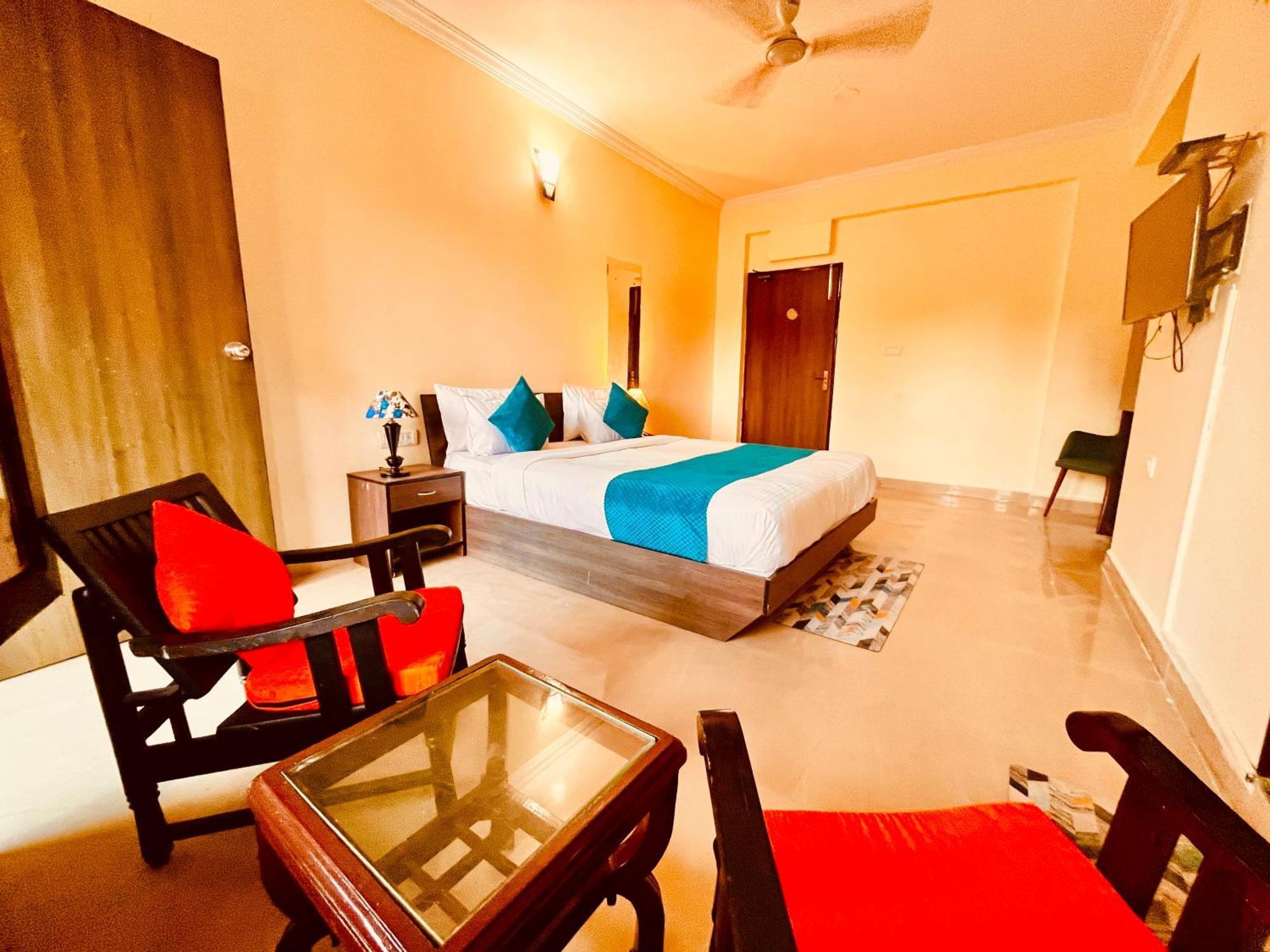 Hotel The Golden Shivam - Big Swimming Pool In Goa M70565-84665