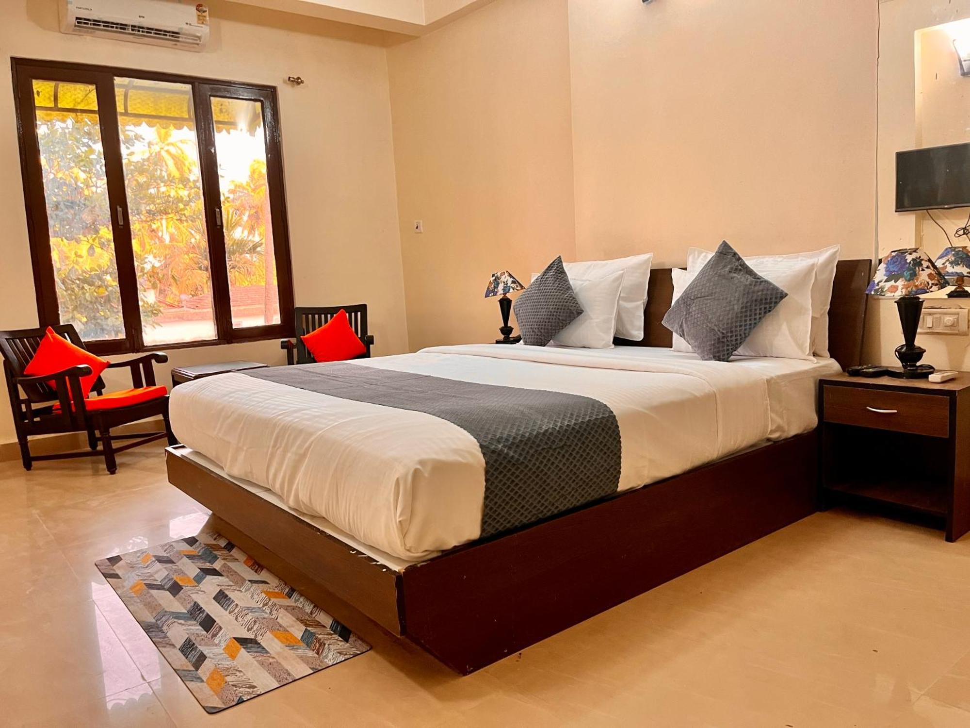 Hotel The Golden Shivam - Big Swimming Pool In Goa M70565-84665 Calangute