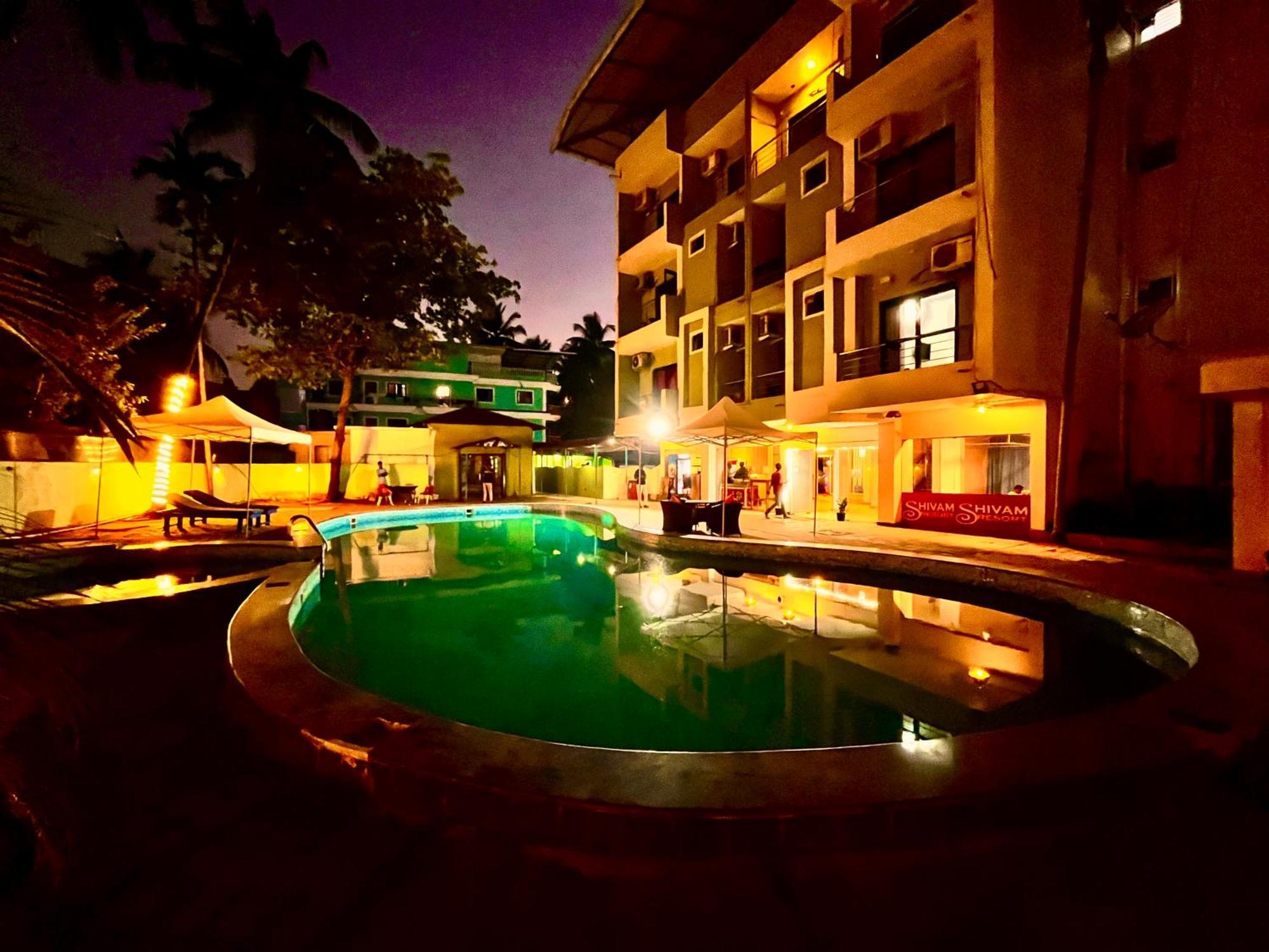 The Golden Shivam - Big Swimming Pool In Goa M70565-84665 Calangute